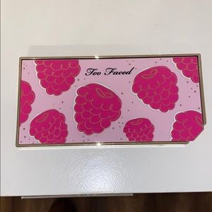Too Faced Razzle Pallette
